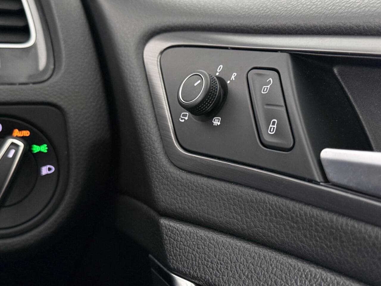 Volkswagen Golf thumbnail Misc Controls