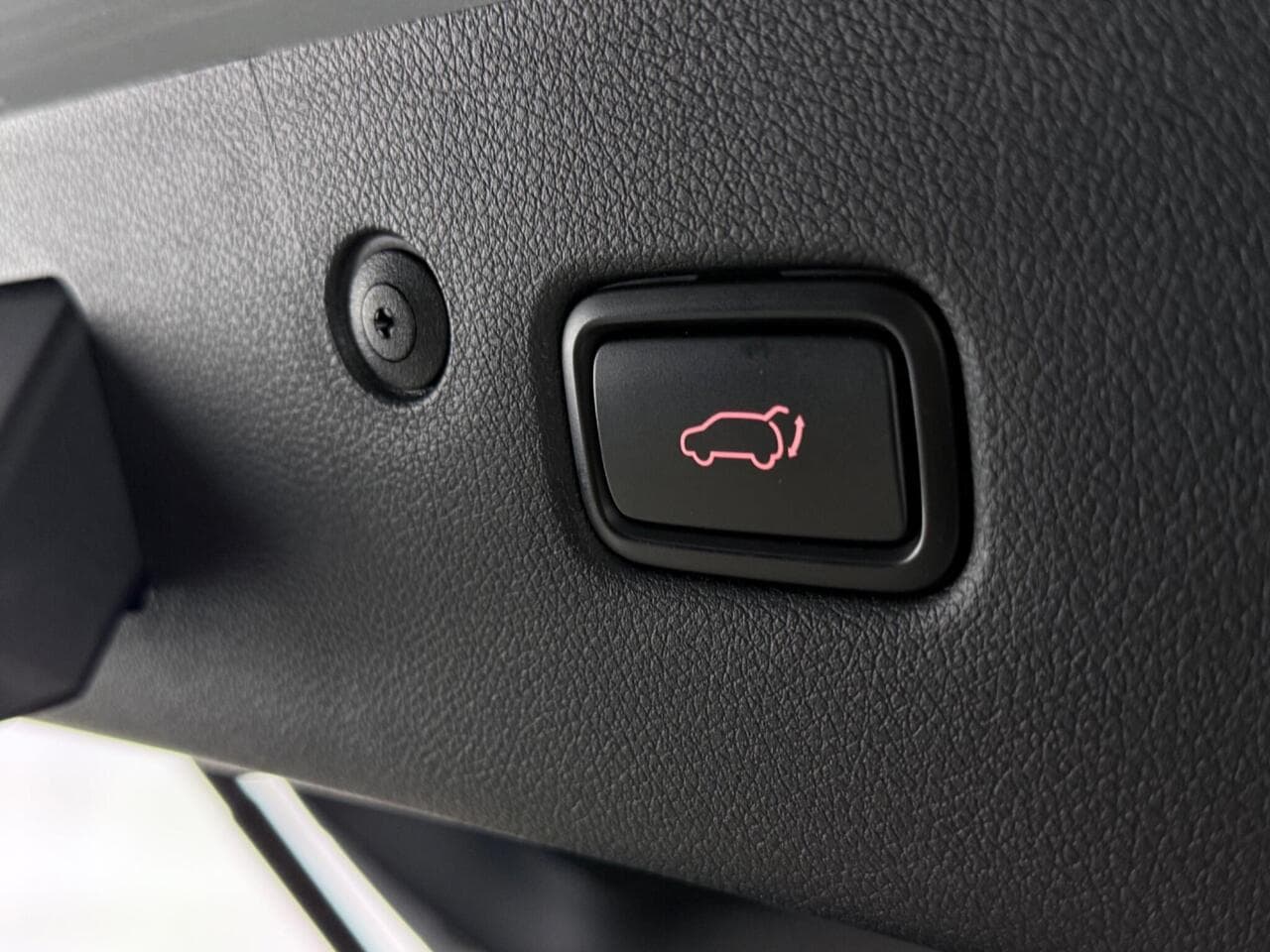 Kia Sportage thumbnail Misc Controls