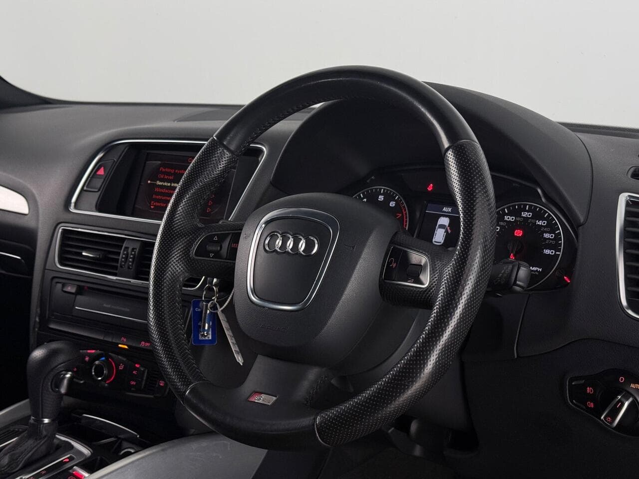Audi Q5 thumbnail Interior Front