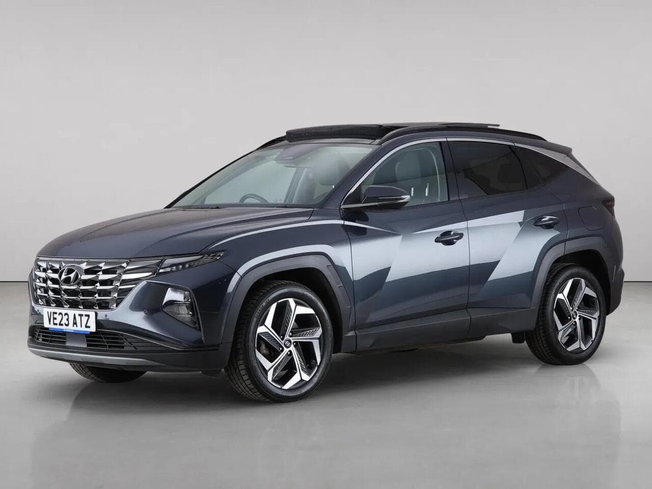 Hyundai TUCSON thumbnail Front Left