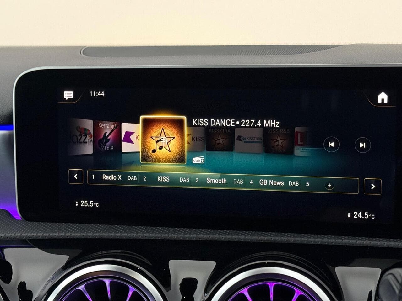 Mercedes-Benz A Class thumbnail Infotainment System