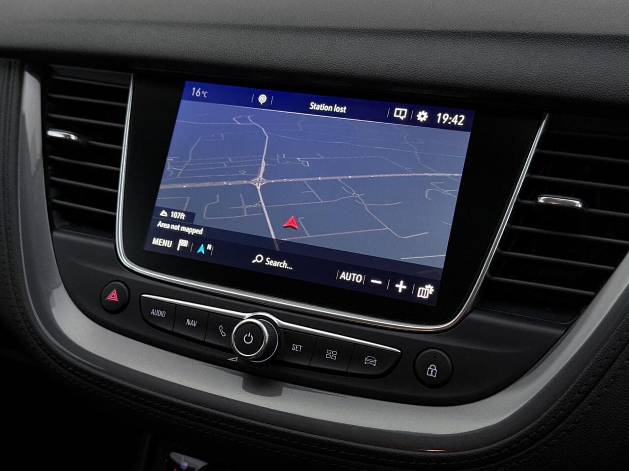 Vauxhall Grandland X thumbnail Infotainment System