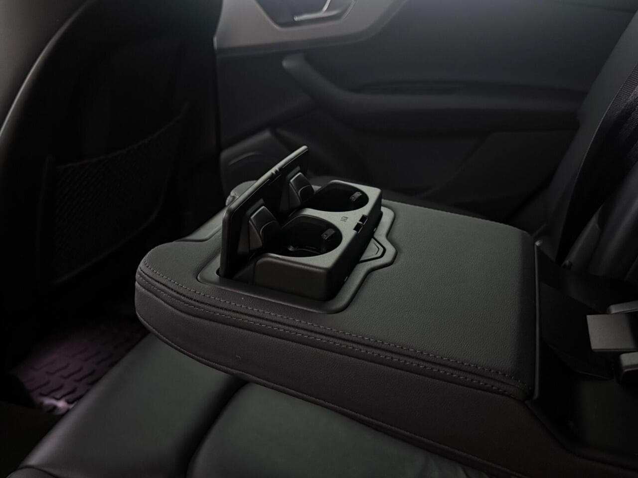 Audi Q7 thumbnail Interior Front
