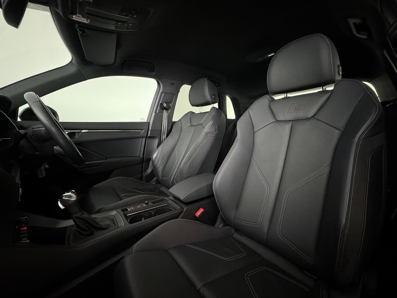 Audi Q3 thumbnail Seat Front Passenger