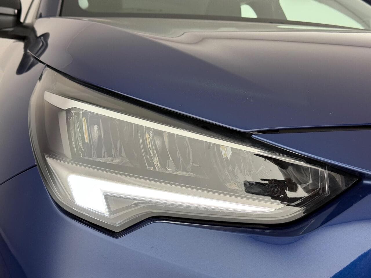 Vauxhall Corsa thumbnail Lights Front