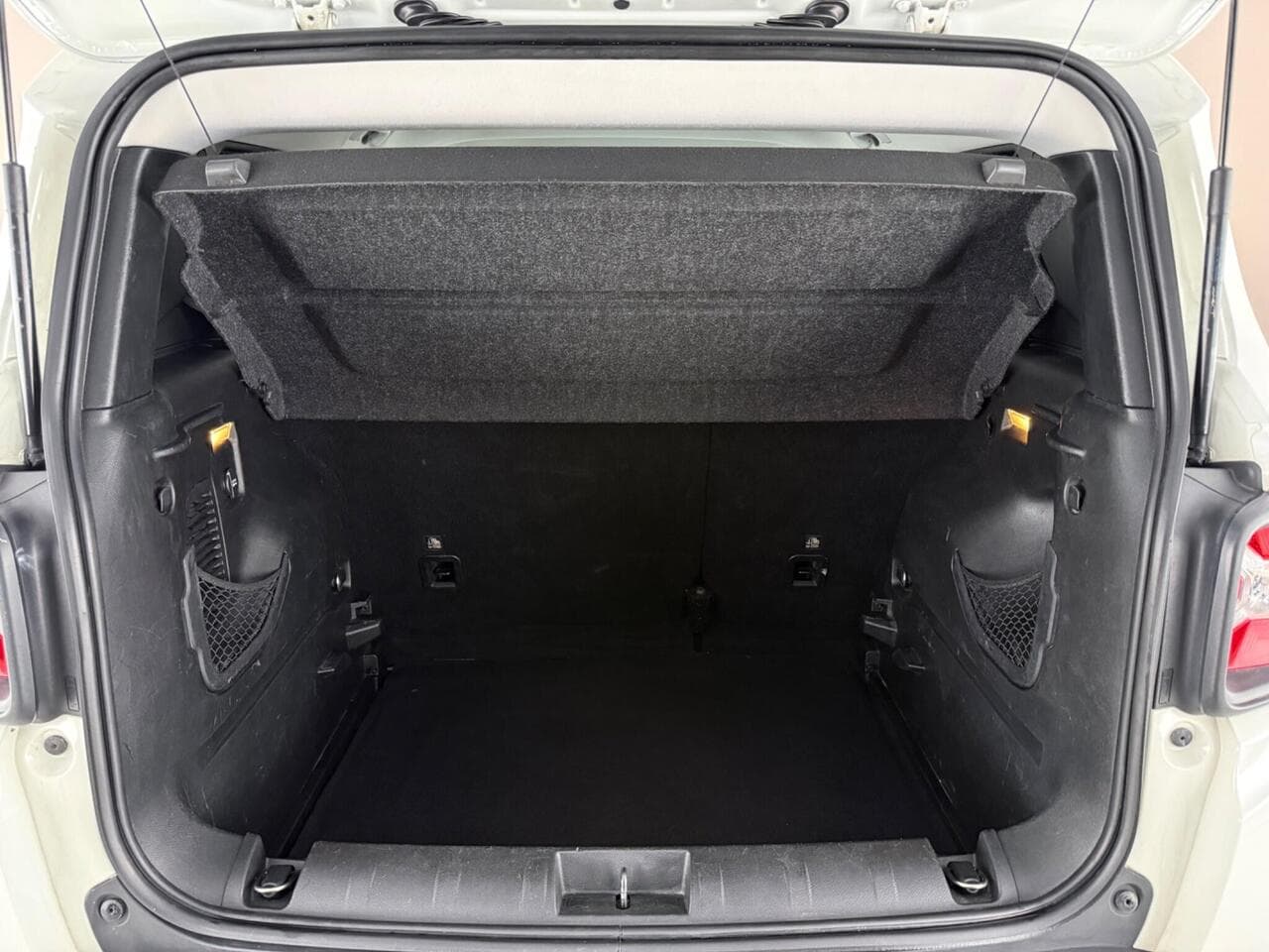 Jeep Renegade thumbnail Boot