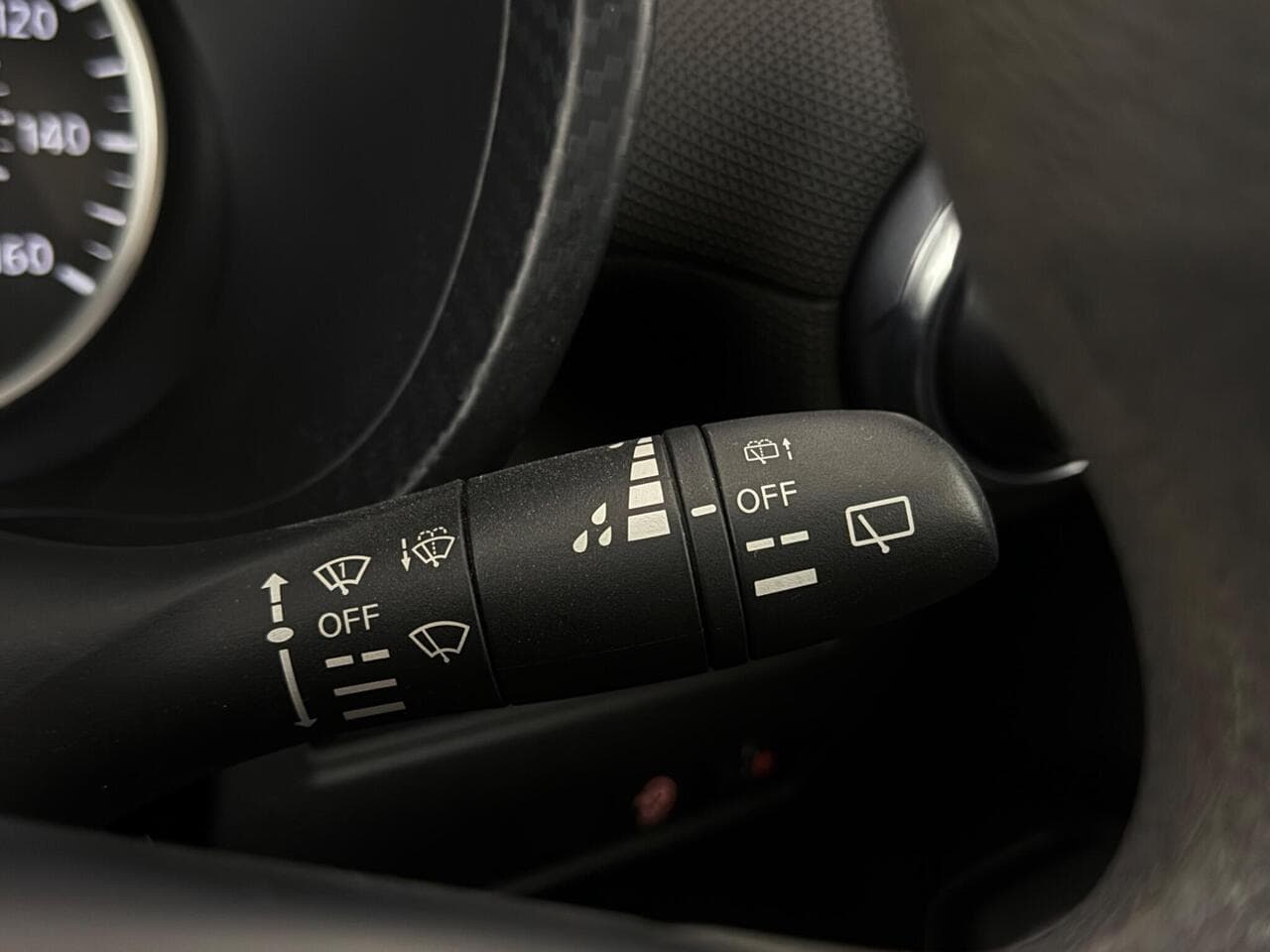 Nissan Juke thumbnail Misc Controls