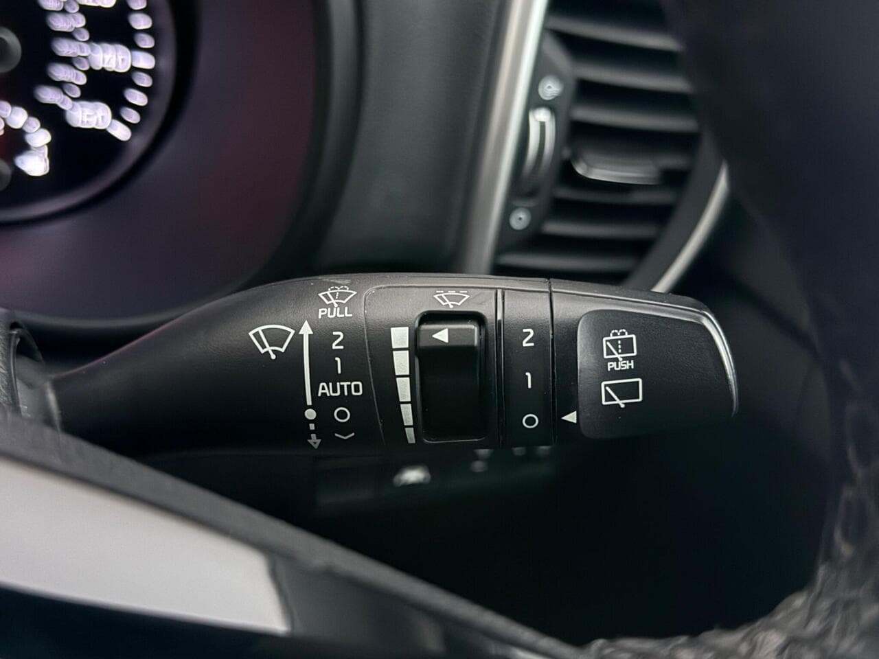 Kia Sportage thumbnail Misc Controls