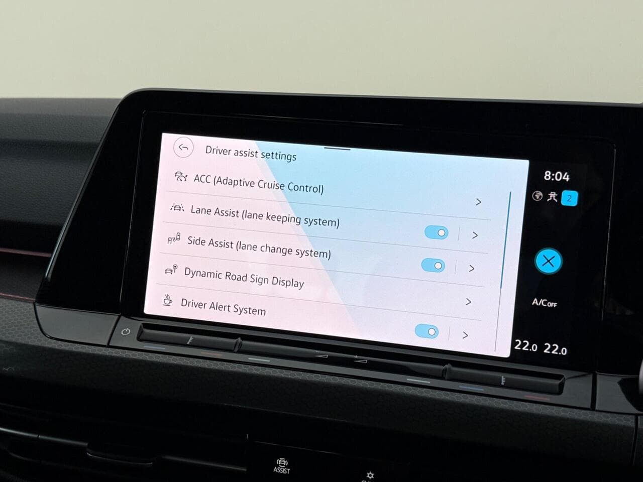 Volkswagen Golf thumbnail Infotainment System