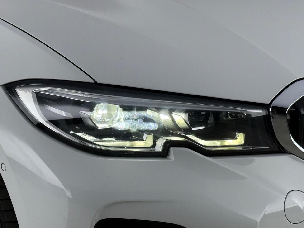 BMW 3 Series thumbnail Lights Front