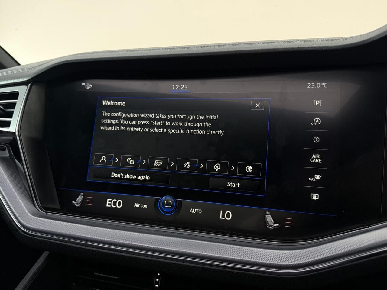 Volkswagen Touareg thumbnail Infotainment System