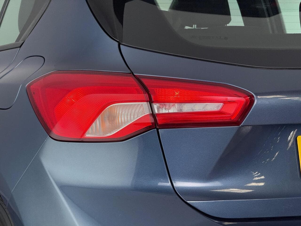 Ford Focus thumbnail Lights Rear