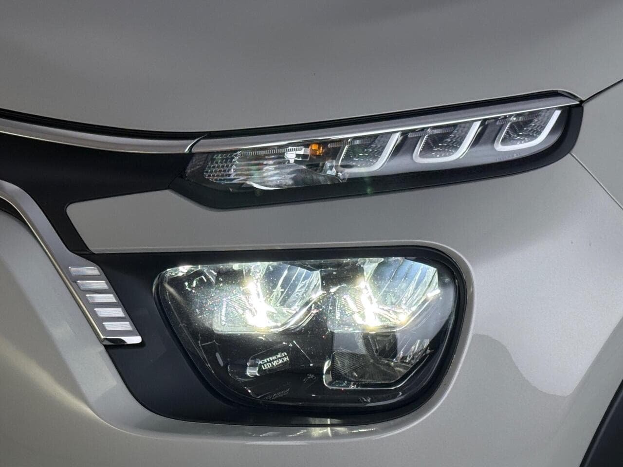 Citroen C3 thumbnail Lights Front