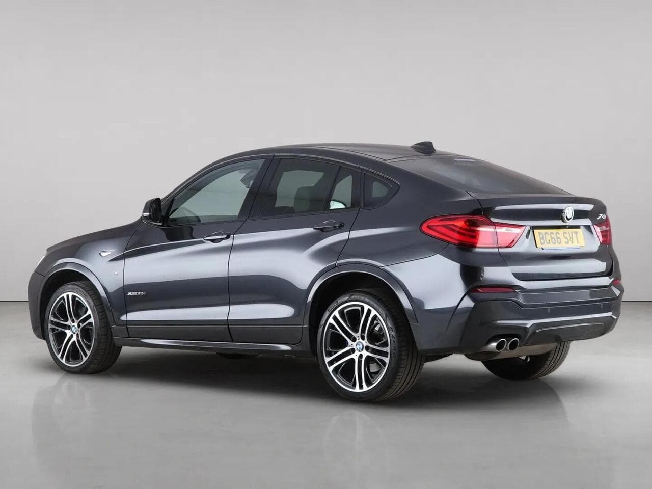 BMW X4 thumbnail Rear Left