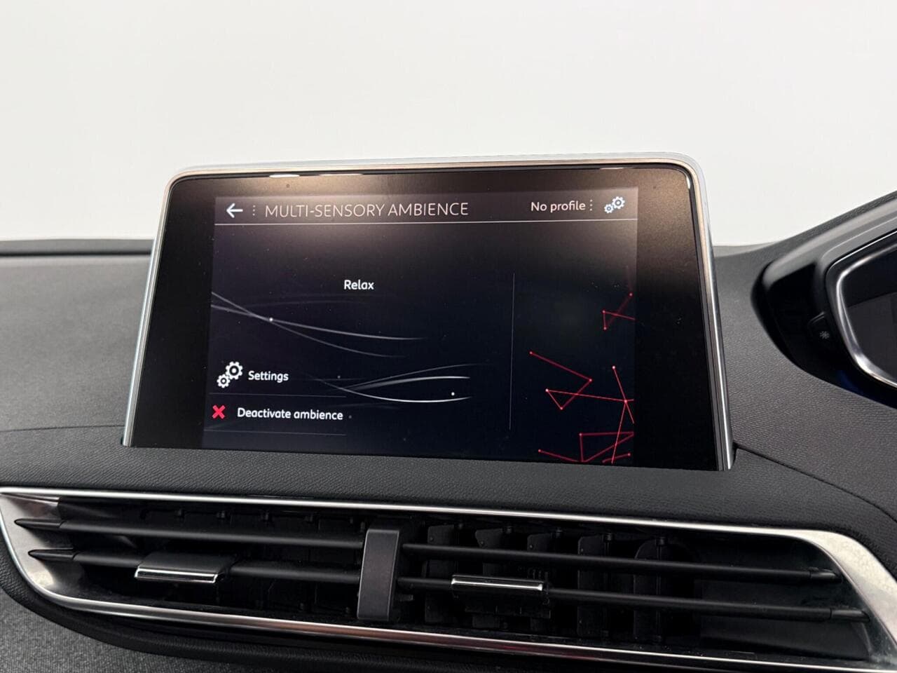 Peugeot 5008 thumbnail Infotainment System