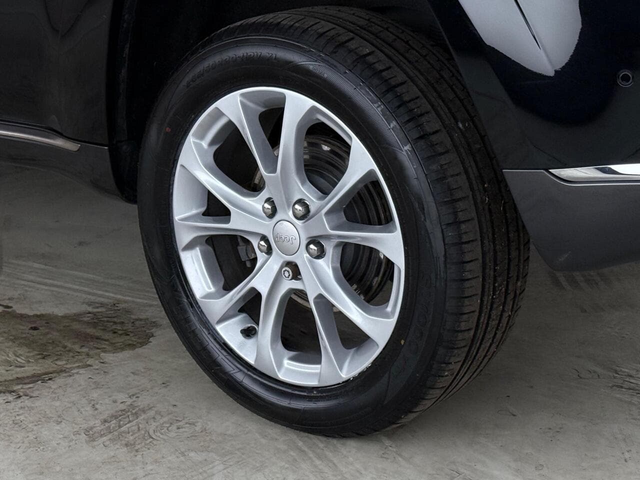 Jeep Grand Cherokee thumbnail Wheel