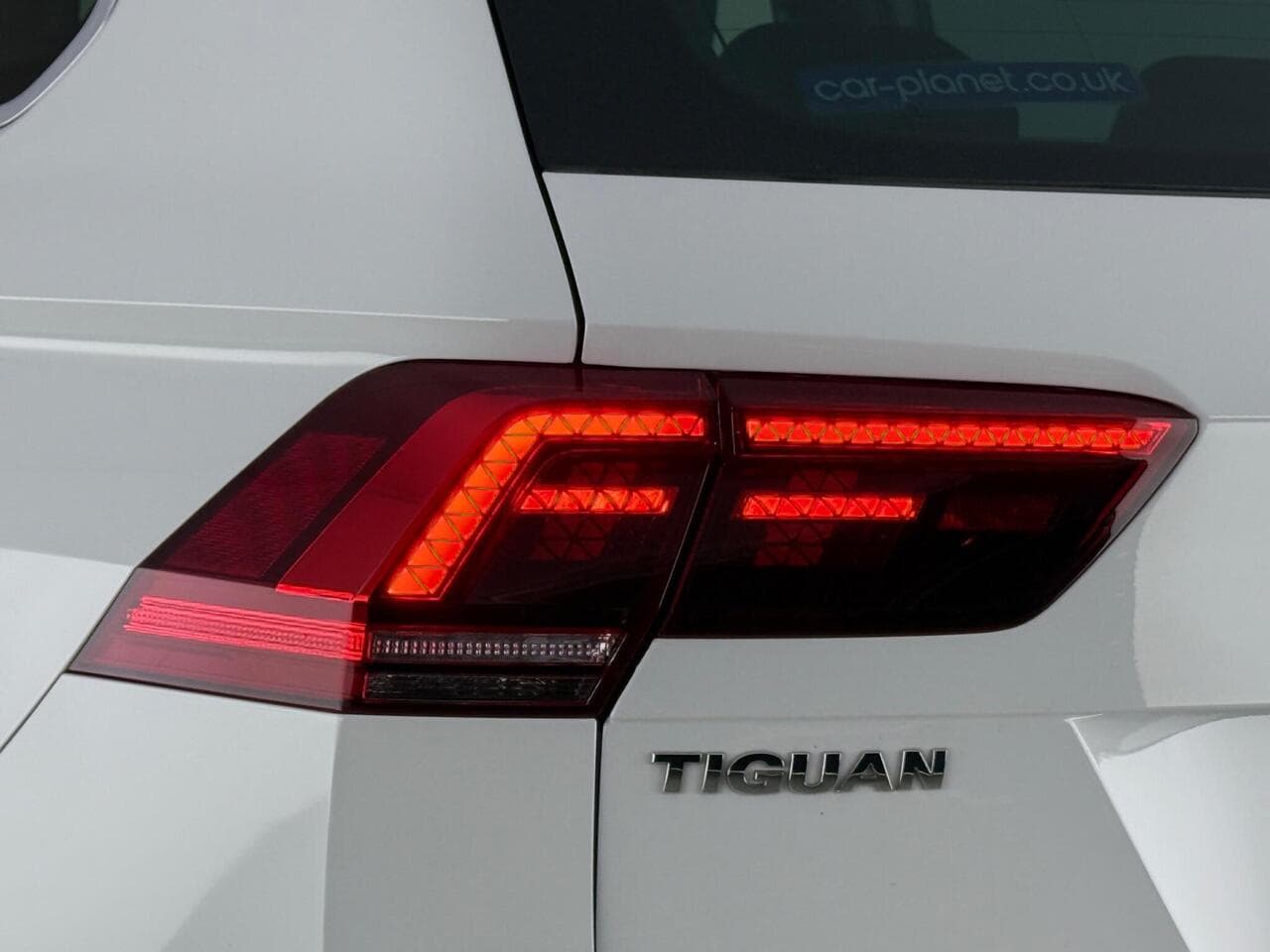 Volkswagen Tiguan thumbnail Lights Rear