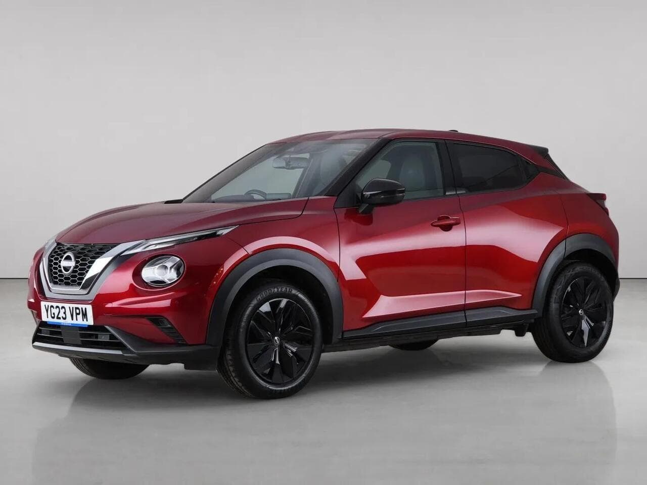 Nissan Juke thumbnail Front Left