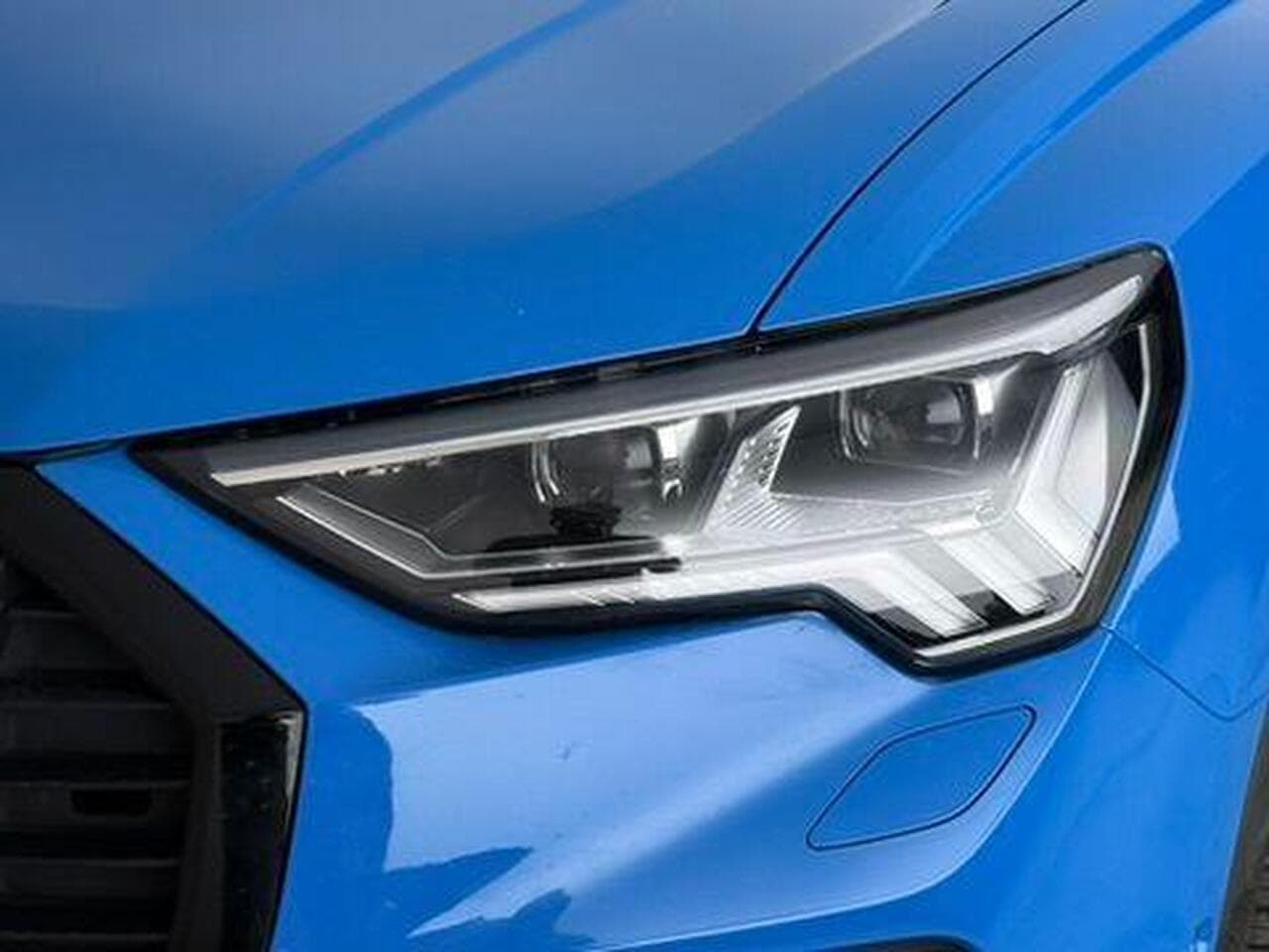 Audi Q3 thumbnail Lights Front