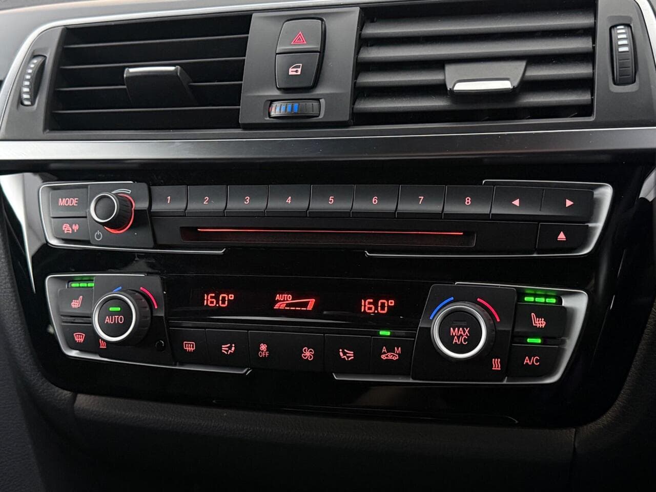 BMW 3 Series thumbnail Infotainment System