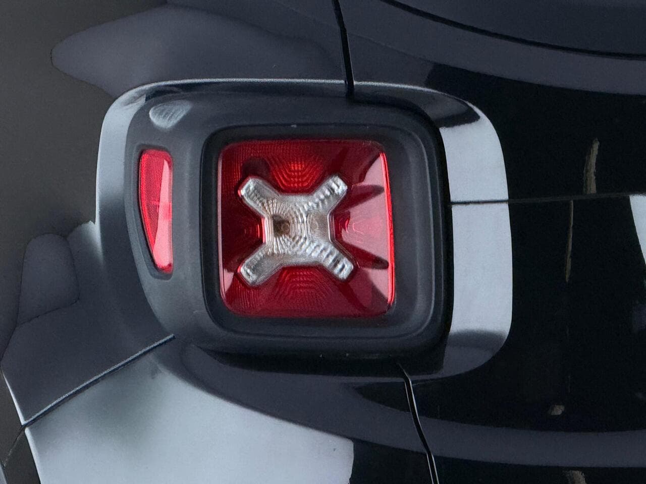 Jeep Renegade thumbnail Lights Rear