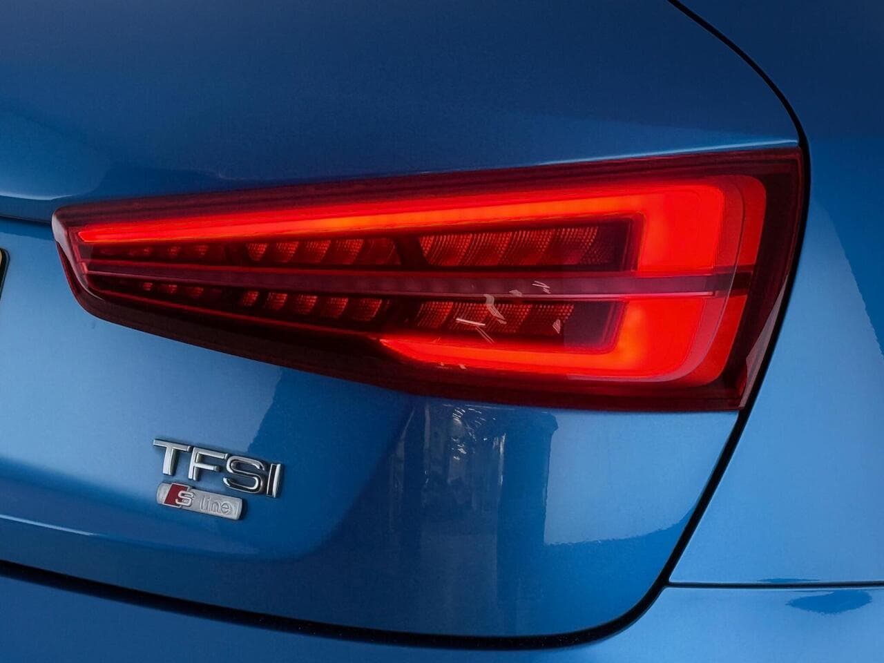 Audi Q3 thumbnail Lights Rear