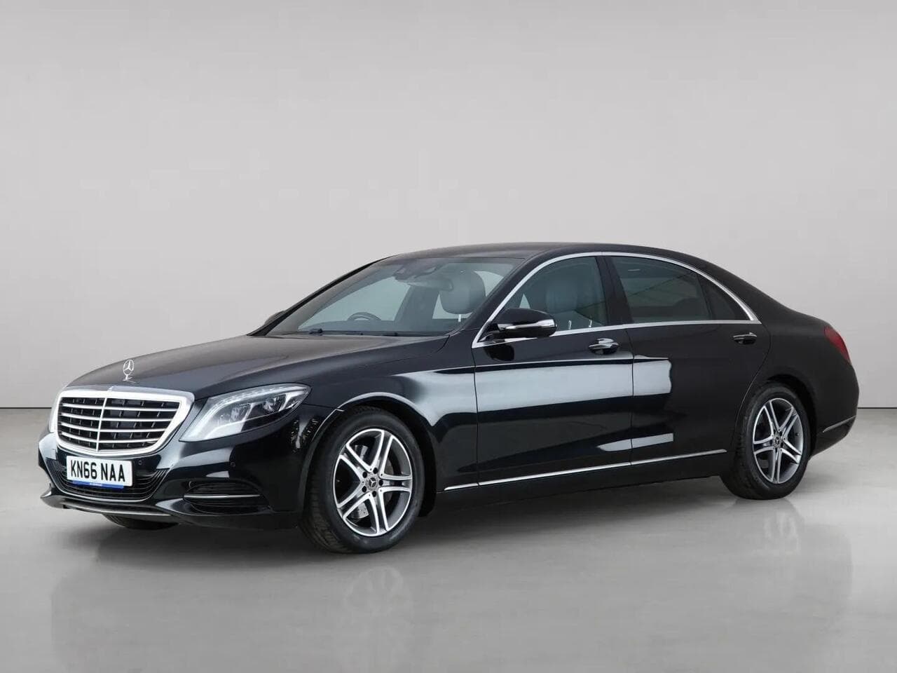 Mercedes-Benz S Class thumbnail Front Left