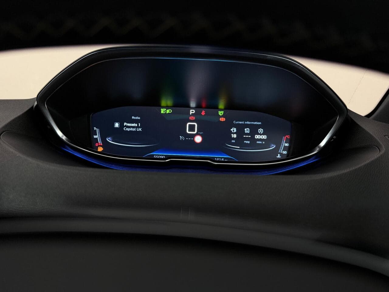 Peugeot 5008 thumbnail Driver Instruments