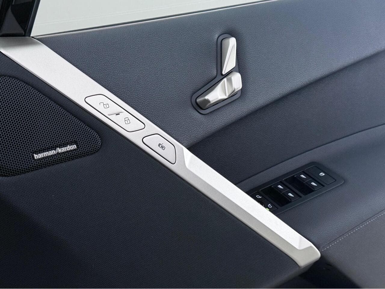 BMW iX thumbnail Inconclusive