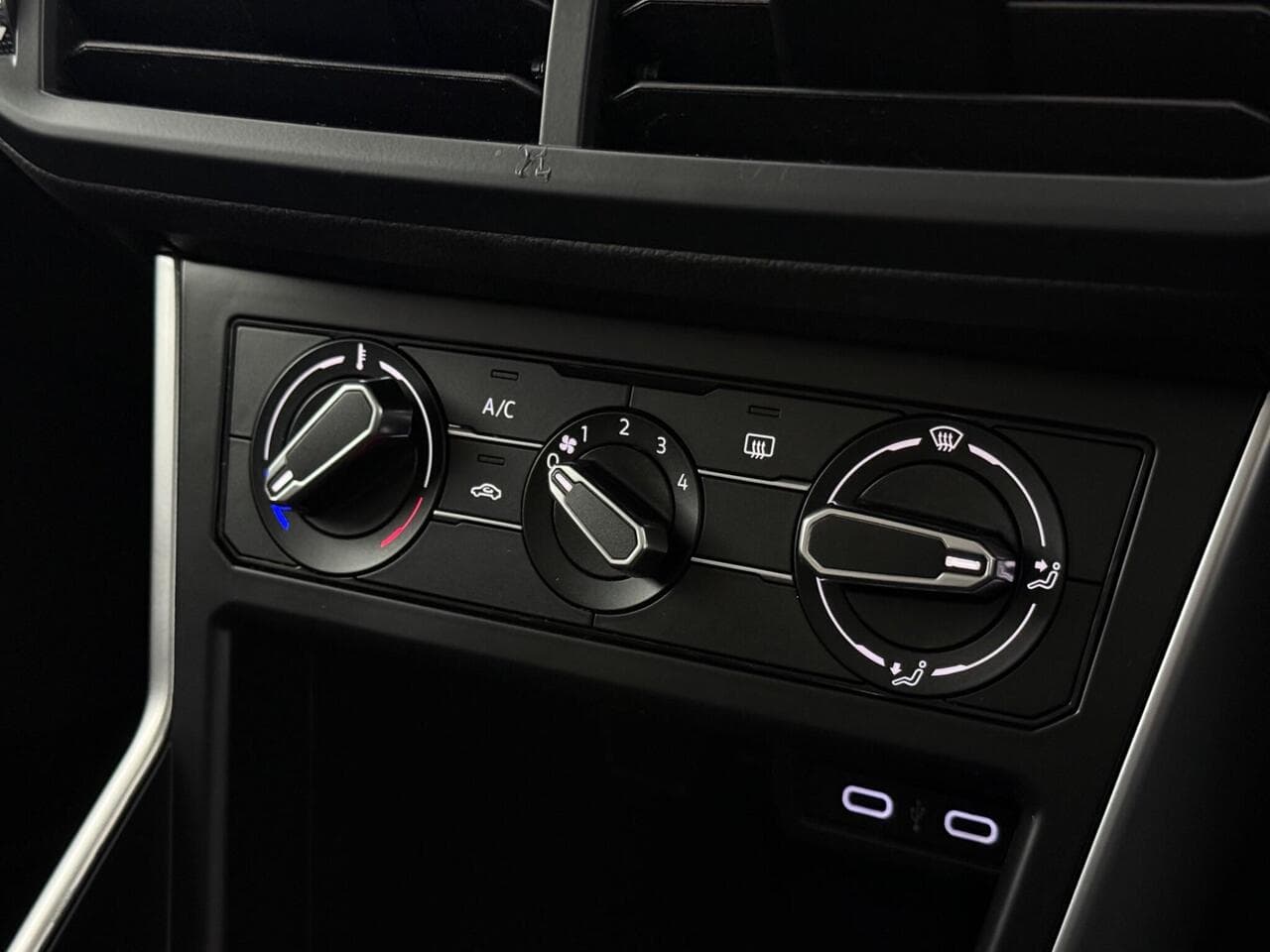 Volkswagen Polo thumbnail Misc Controls