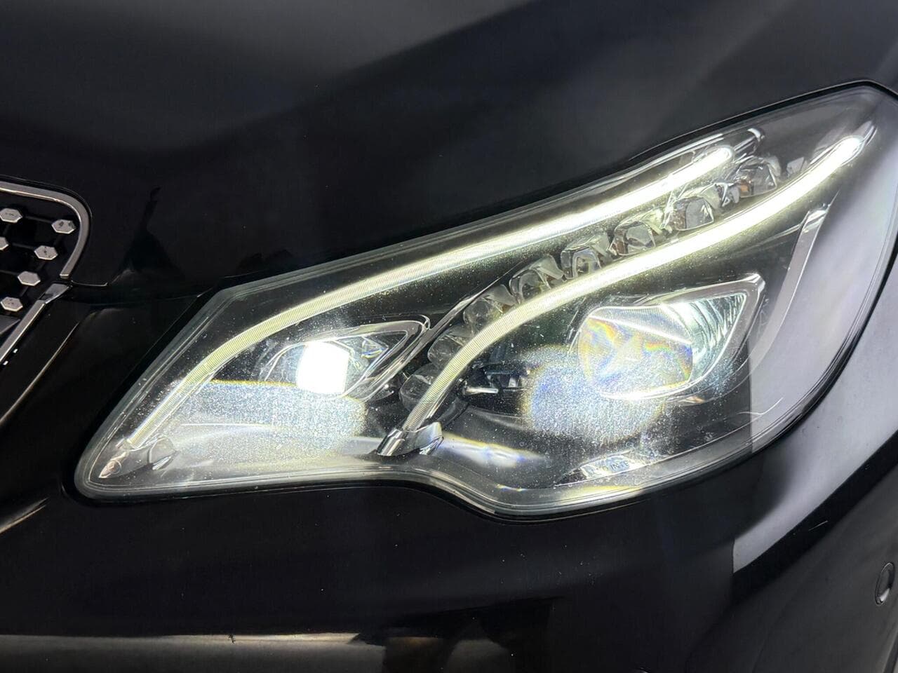 Mercedes-Benz E Class thumbnail Lights Front
