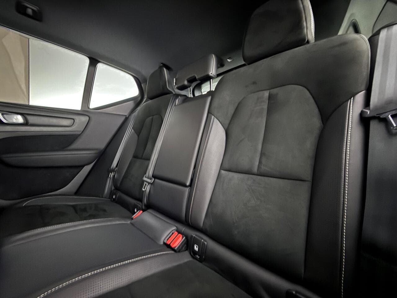 Volvo XC40 thumbnail Seats Rear