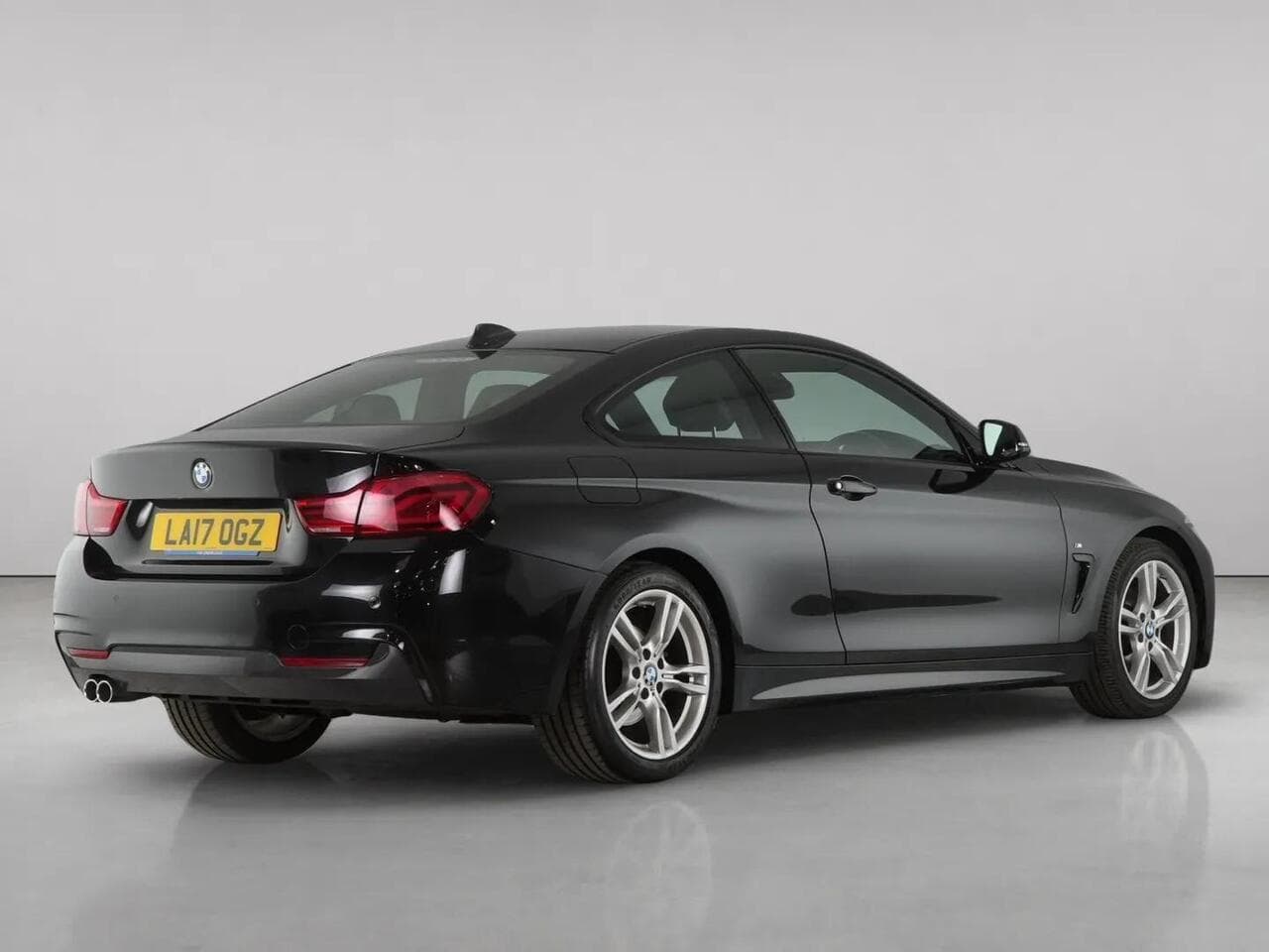 BMW 4 Series thumbnail Rear Right