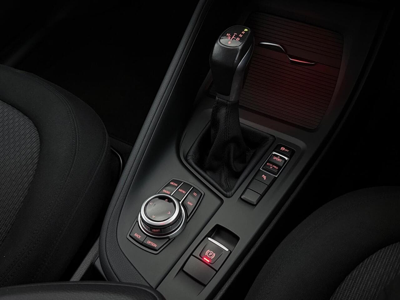 BMW X1 thumbnail Interior Front