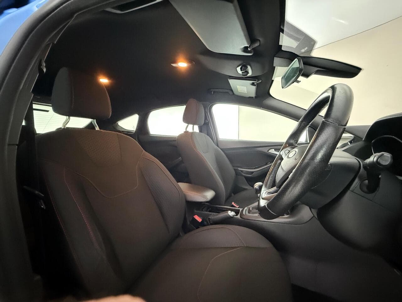 Ford Focus thumbnail Seat Driver