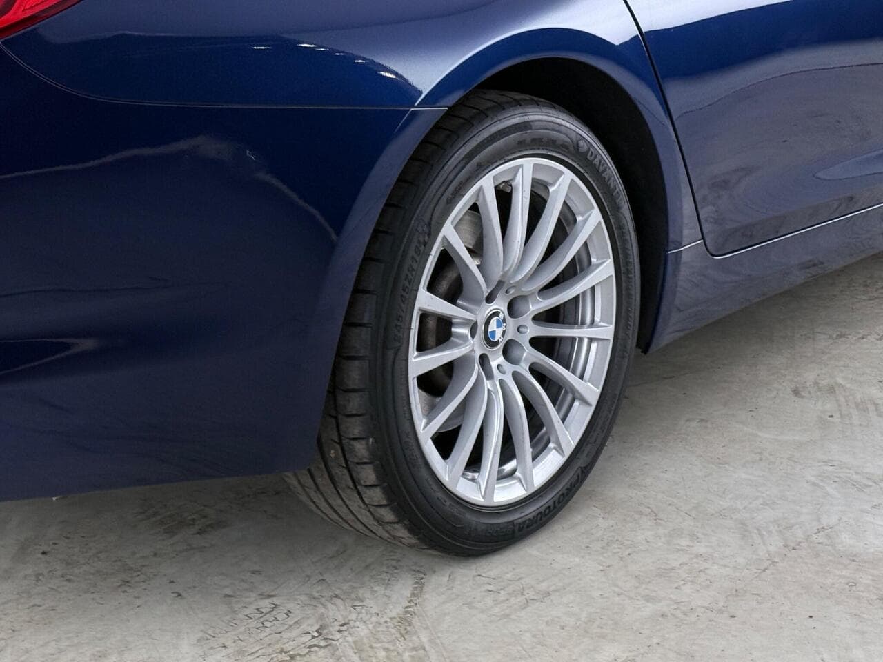 BMW 5 Series thumbnail Wheel