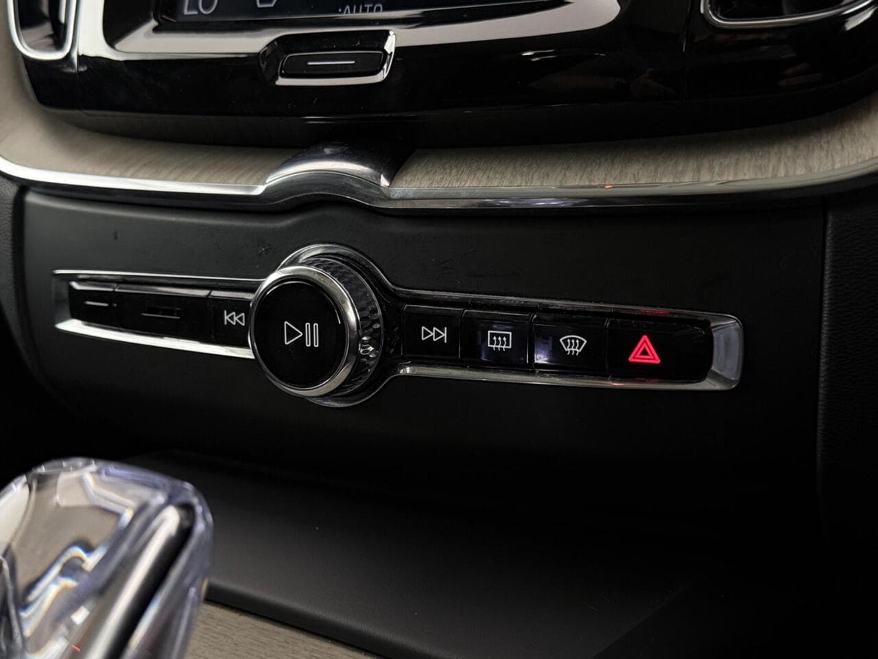 Volvo XC60 thumbnail Misc Controls