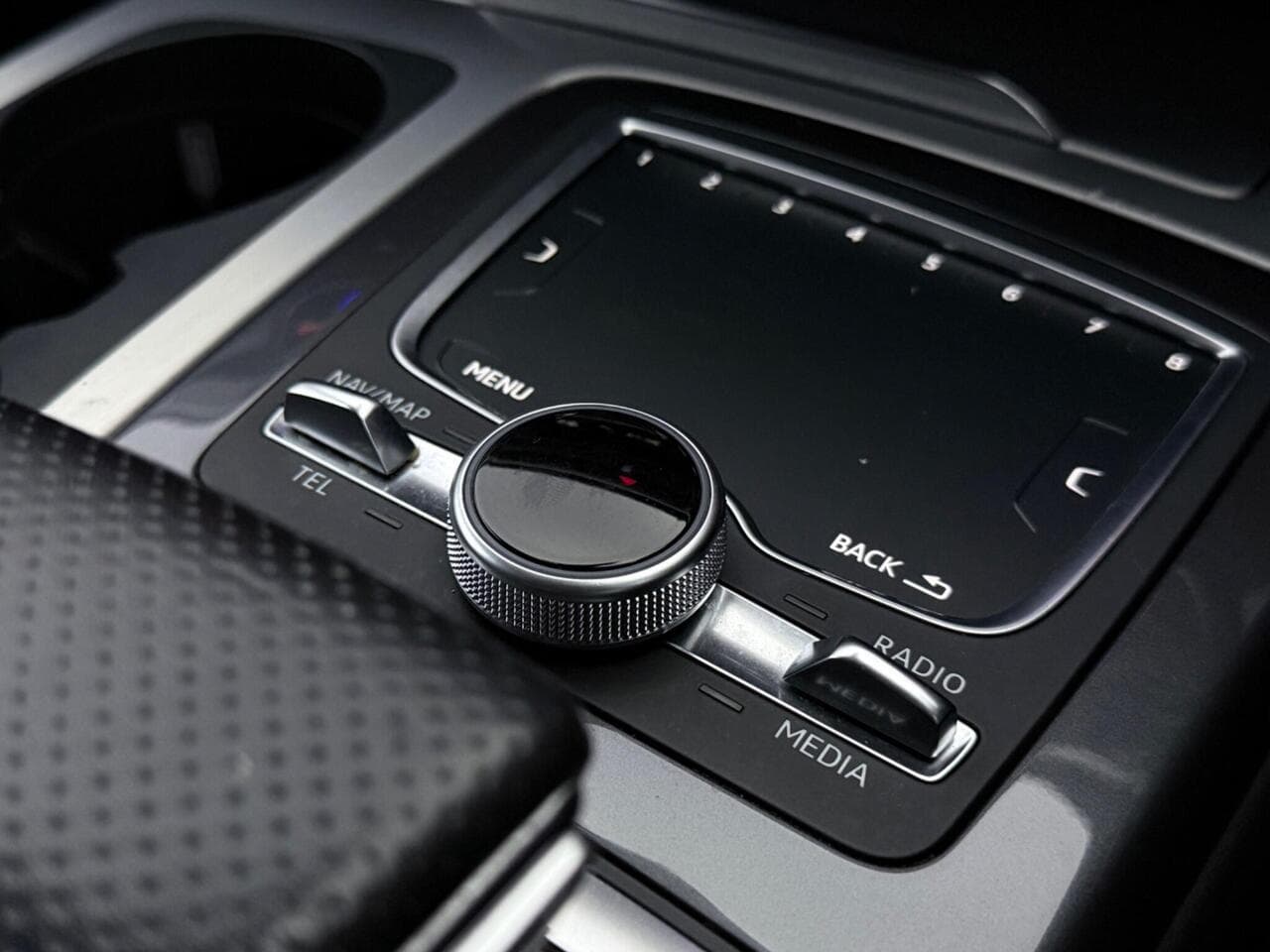 Audi Q7 thumbnail Misc Controls