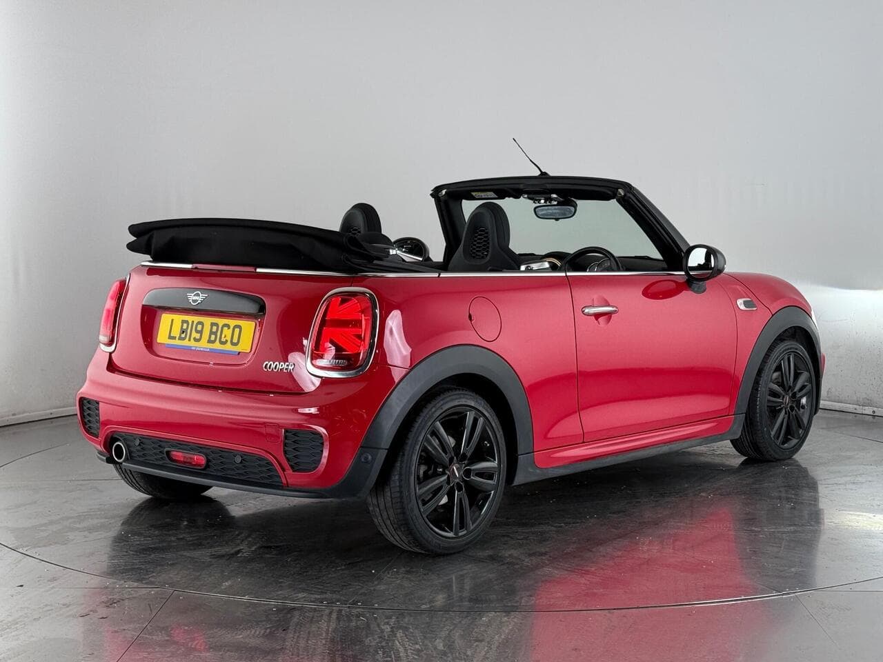 MINI Convertible thumbnail Rear Right