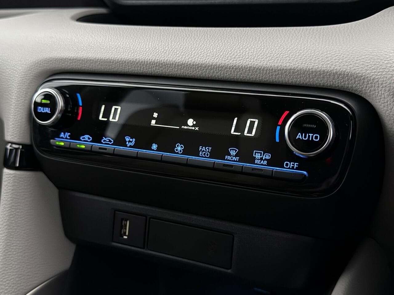 Toyota Yaris thumbnail Misc Controls