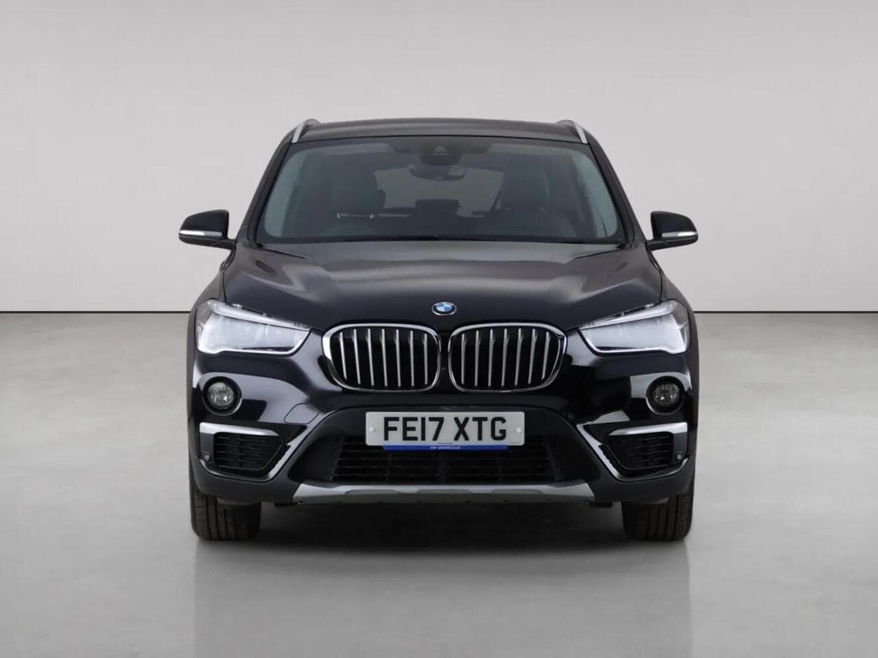 BMW X1 thumbnail Front