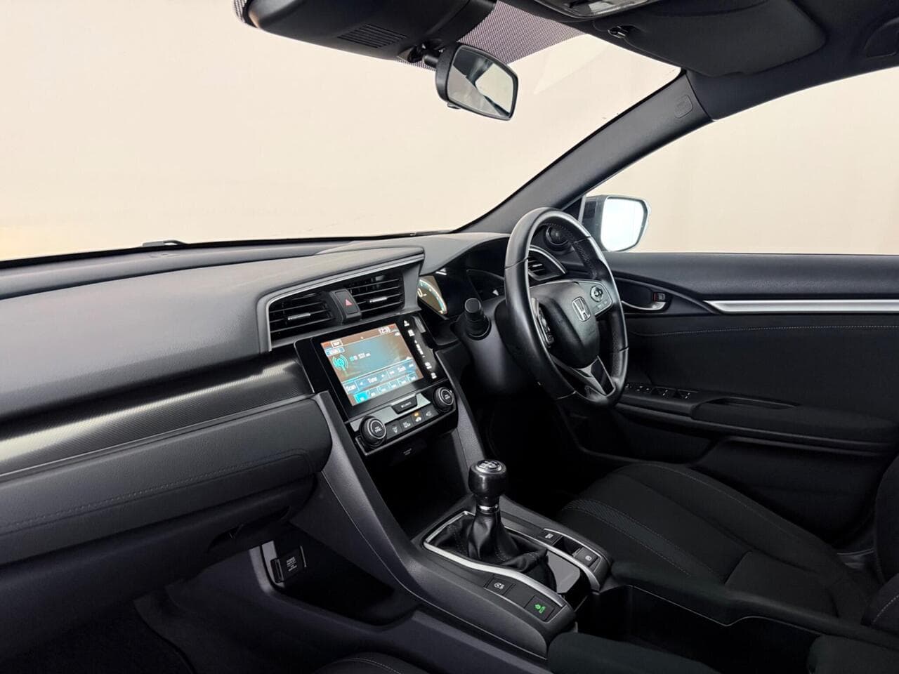 Honda Civic thumbnail Interior Front