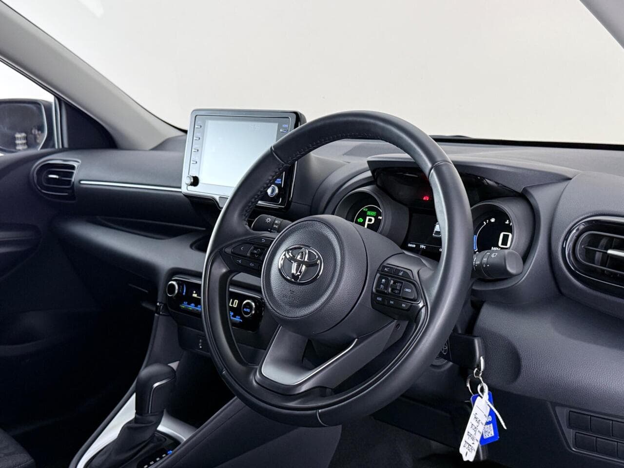 Toyota Yaris thumbnail Steering Wheel
