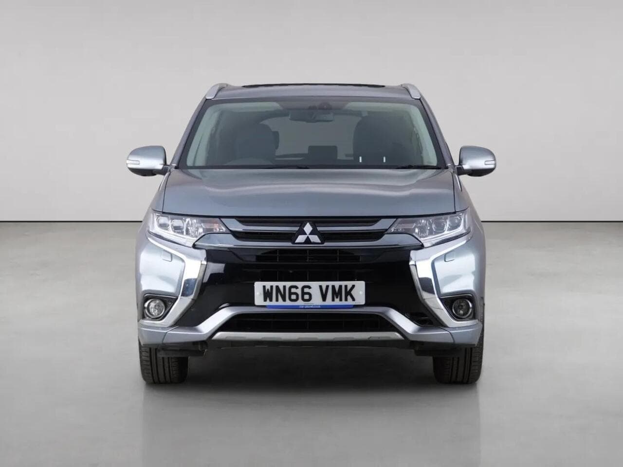 Mitsubishi Outlander thumbnail Front
