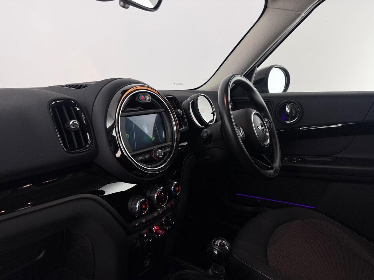 MINI Countryman thumbnail Interior Front