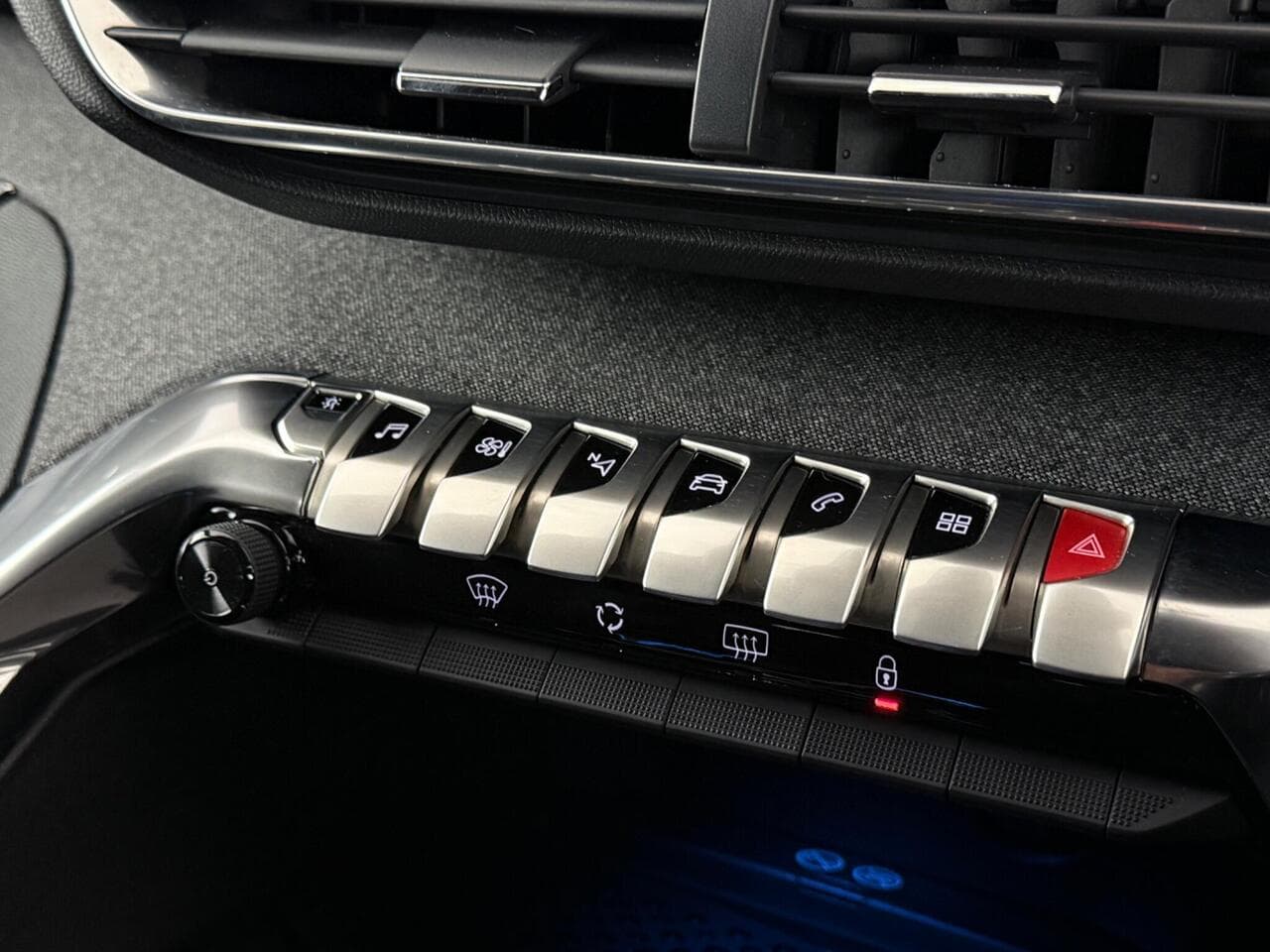 Peugeot 3008 thumbnail Misc Controls