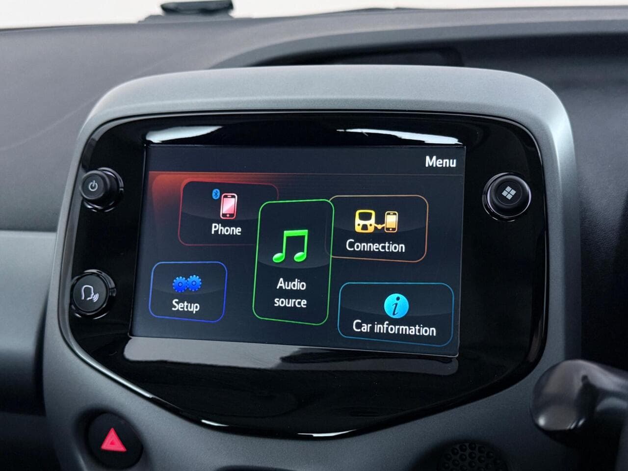 Toyota AYGO thumbnail Infotainment System