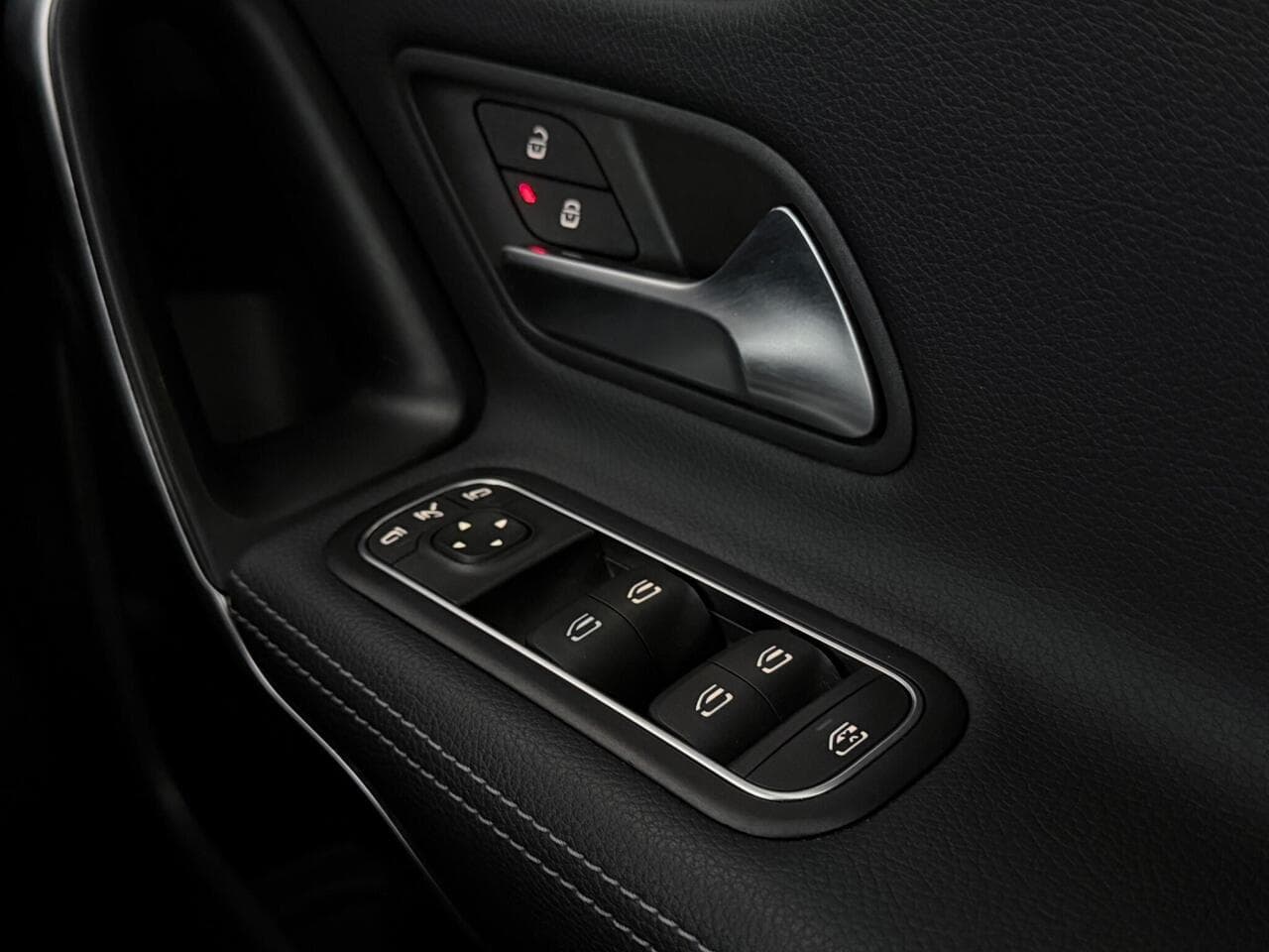 Mercedes-Benz A Class thumbnail Misc Controls