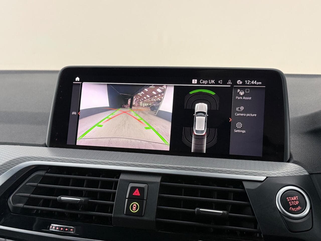 BMW X4 thumbnail Infotainment System