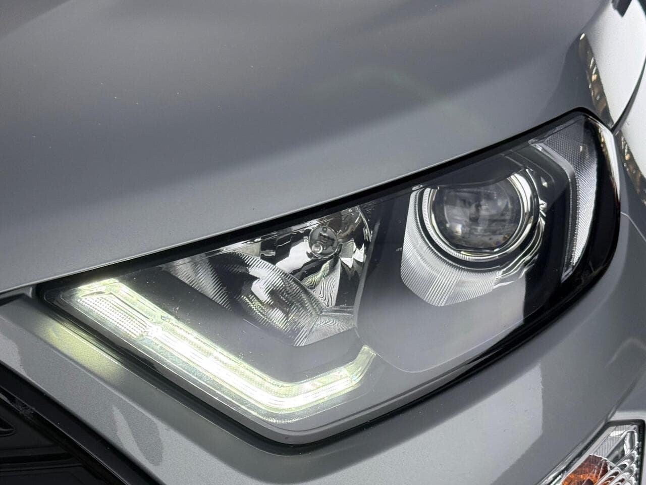 Ford EcoSport thumbnail Lights Front